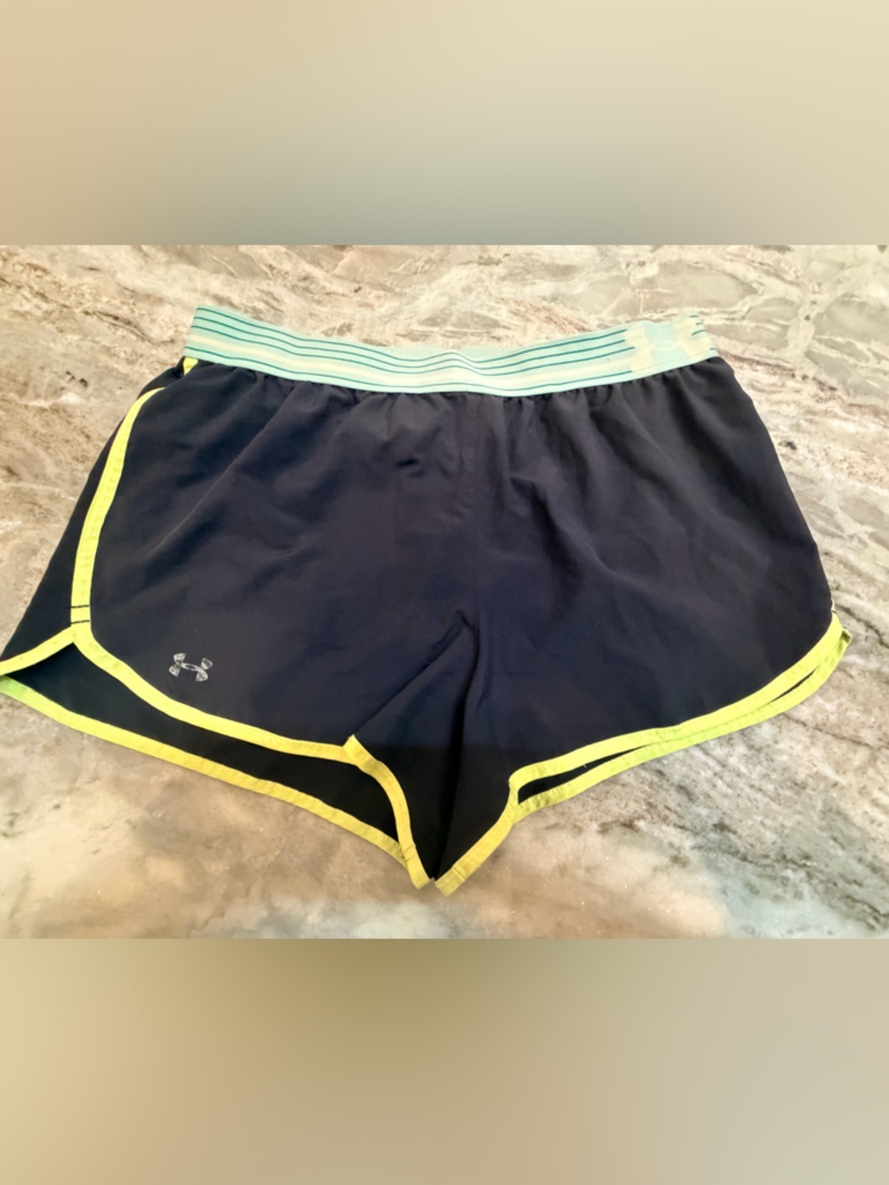 Under Armour Women’s Running Shorts Medium Black Neon Trim Athletic Lightweight